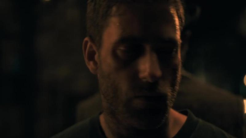 Кадры из сериала Призраки дома на холме (2018)